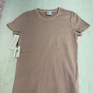aritzia tna tee